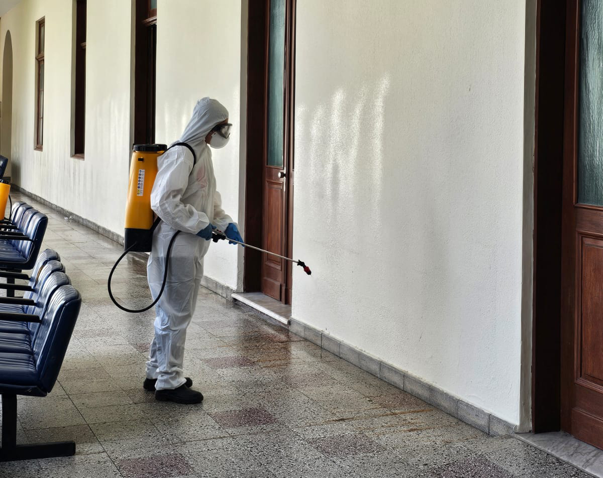 Asilo Padre Cacique recebe reforço de proteção contra a dengue com aplicação de inseticida de longa duração