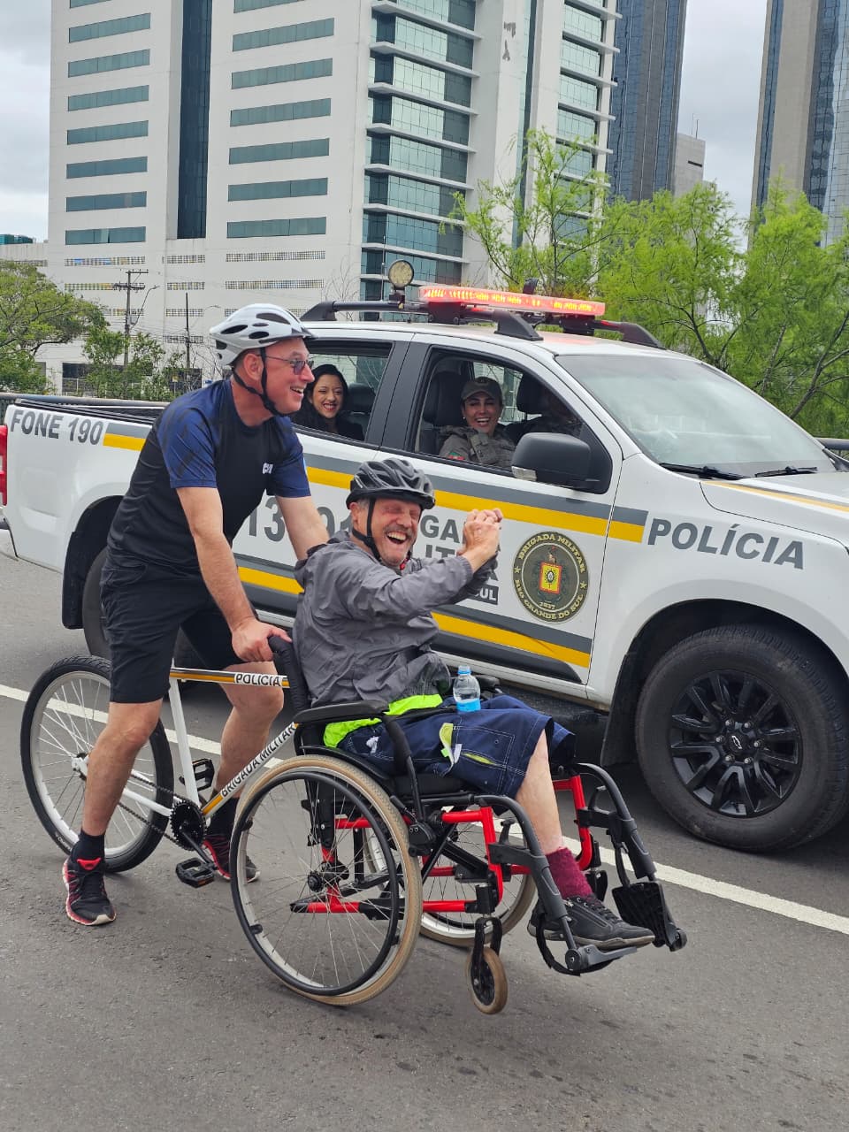 Inclusão social marca participação de morador do Asilo Padre Cacique em pedalada solidária