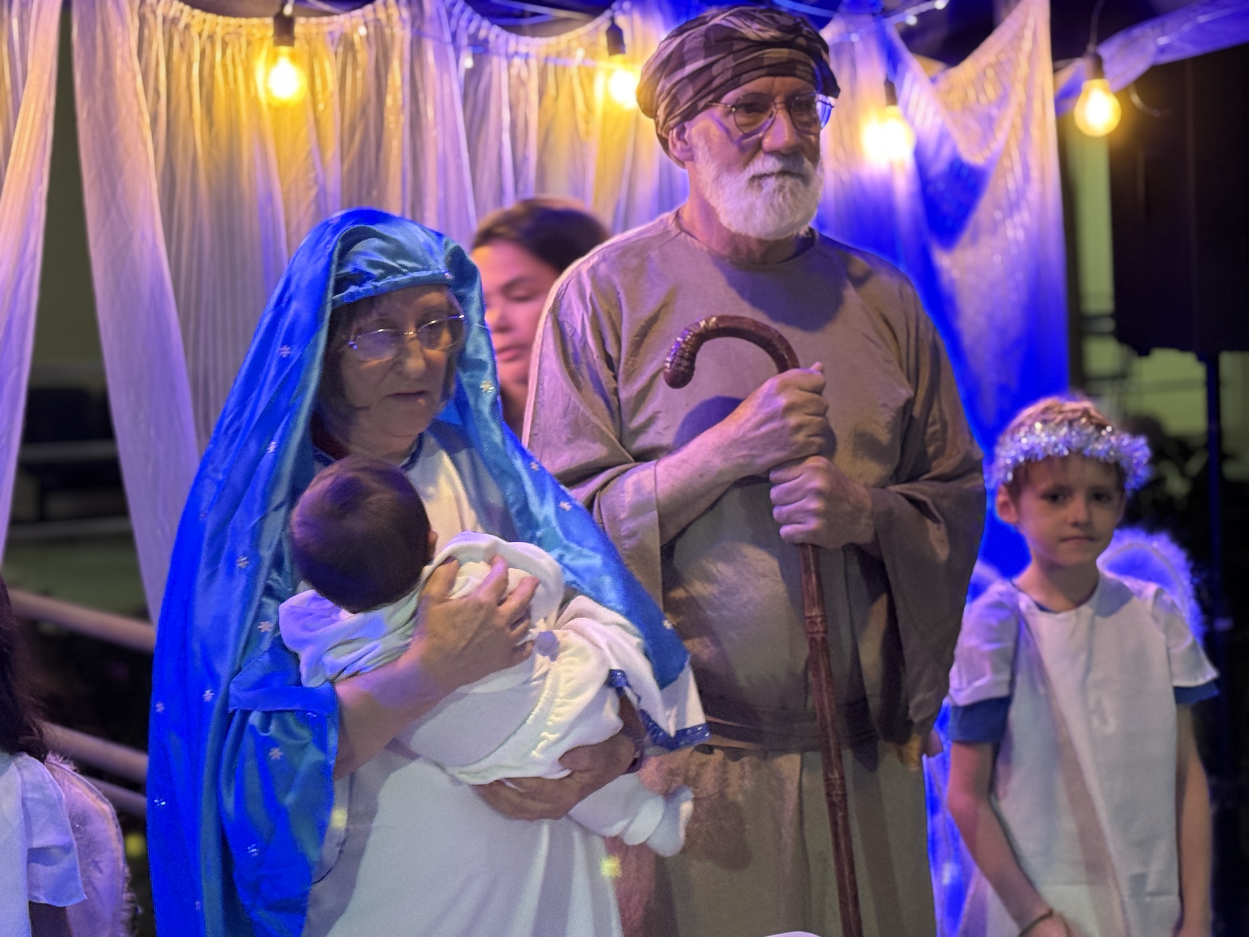 Presépio Vivo emociona moradores e celebra espírito do Natal no Asilo Padre Cacique